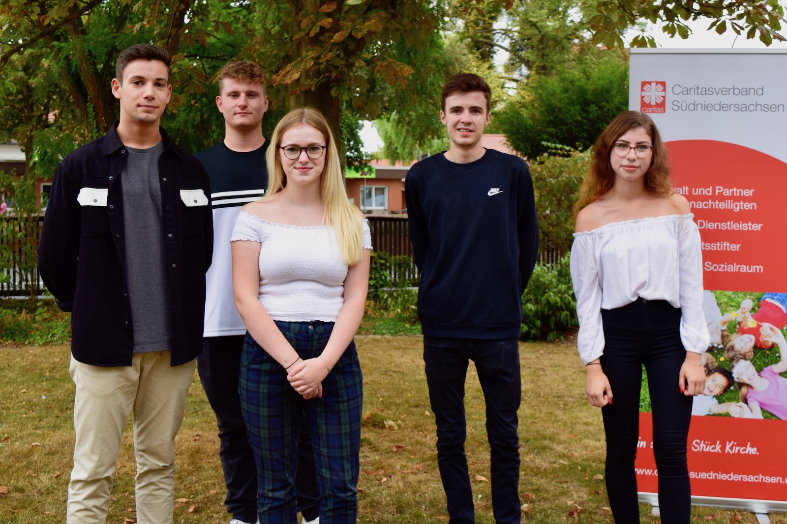 Die neuen Gesichter beim Dorf-Projekt (v.l.): Oskar Kollenrott, Lennart Stange, Lena Günther, Cornelius Böning und Laura Macke. Foto: Caritas