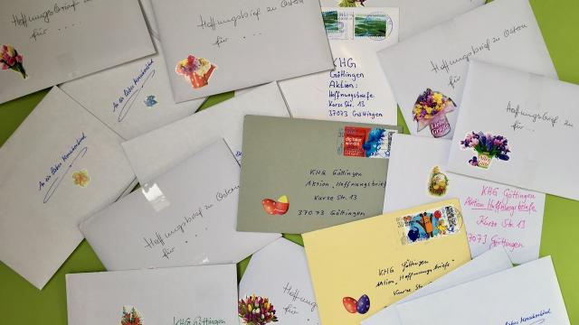 Die Katholische Hochschulgemeinde Göttingen (khg) bastelte Osternester und sammelte Osterbriefe, beides wurde von der Caritas-Sozialstation Göttingen / Gleichen an Alleinlebende weitergeschenkt. | Foto: Daniela Ramb / khg