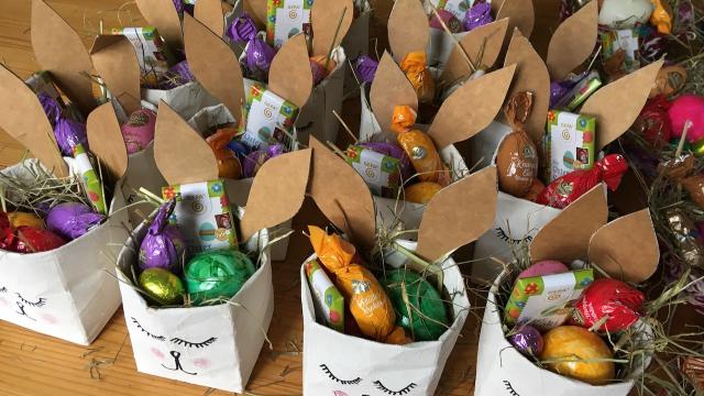 Die Katholische Hochschulgemeinde Göttingen (khg) bastelte Osternester und sammelte Osterbriefe, beides wurde von der Caritas-Sozialstation Göttingen / Gleichen an Alleinlebende weitergeschenkt. | Foto: Daniela Ramb / khg