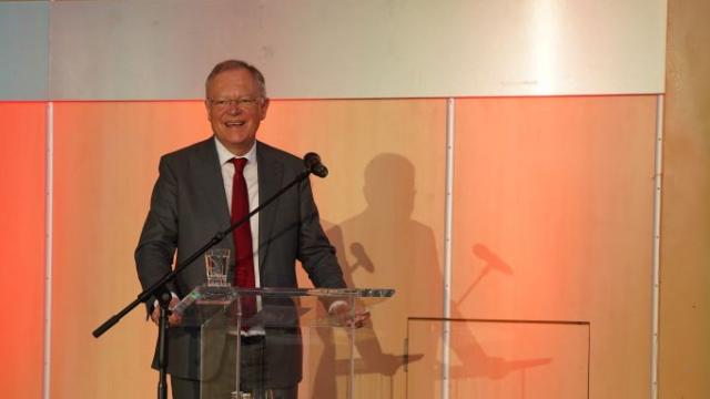 „Ihr Einsatz in Vereinen, Kommunen, Pflegeheimen, Schulen und Kitas, in der Medizin, bei der Bundeswehr etc. zeigt den großen gesellschaftlichen Zusammenhalt", sagte Ministerpräsident Stefan Weil während seiner Ansprache. | Foto: Staatskanzlei