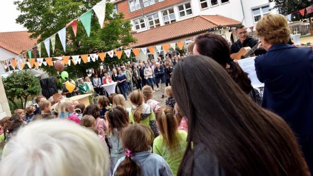 Rund 100 geladene Gäste kamen zur Eröffnung in den Inklusiven Campus Duderstadt. | Foto: Blank